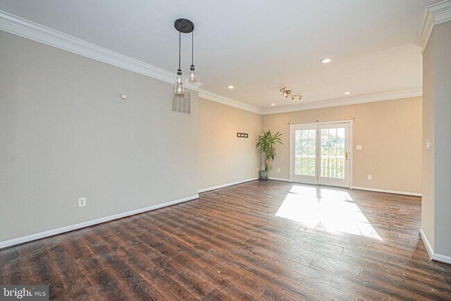 Building Photo - 22619 Upperville Heights Square