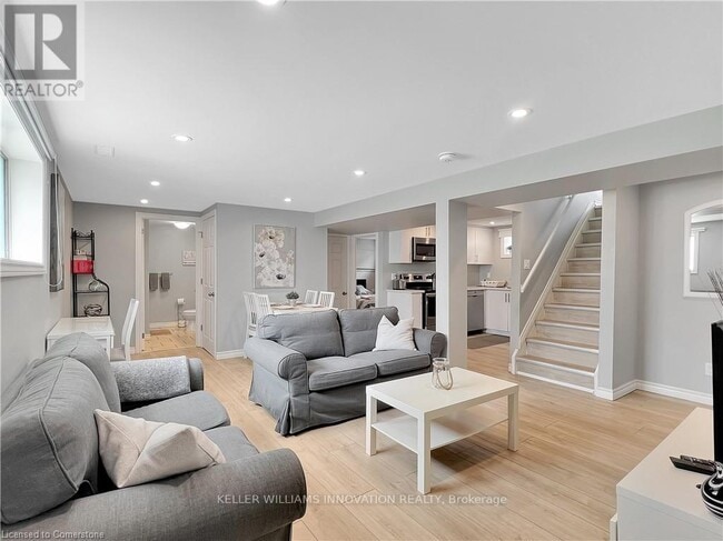 Building Photo - 267 Kingswood Dr