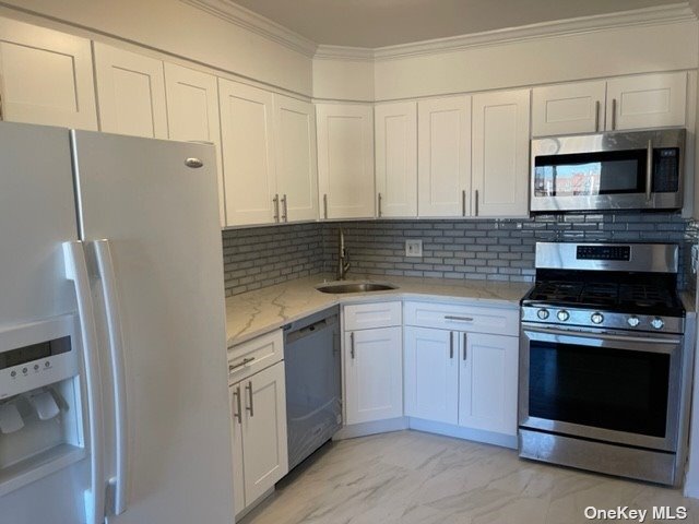 Foto del edificio - 99-37-99-63 63rd Rd