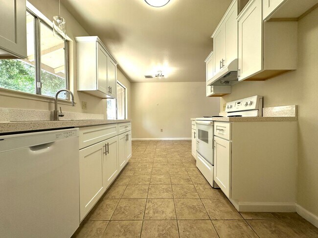 Foto del edificio - 525 Downing Ln
