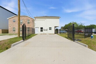 Building Photo - 6803 Loma Vista St