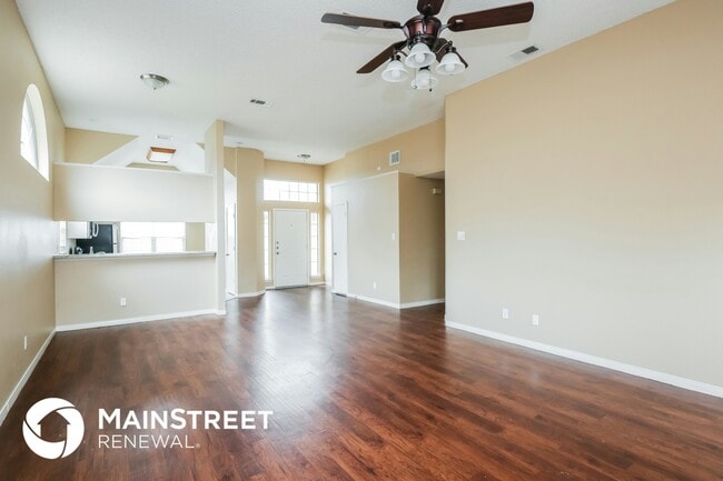 Building Photo - 211 Meandering Way