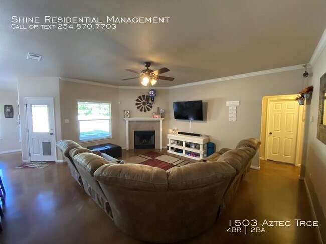 Building Photo - 1503 Aztec Trce