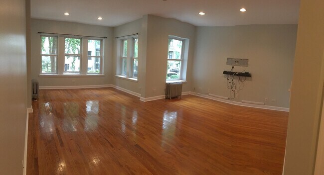 Building Photo - 3526 N Reta Ave