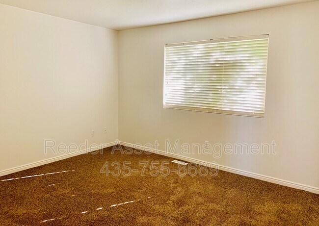 Foto del edificio - 1382 Black Mountain Cir