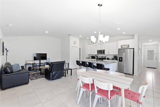 Foto del edificio - 3369 Rolling Plns Cir