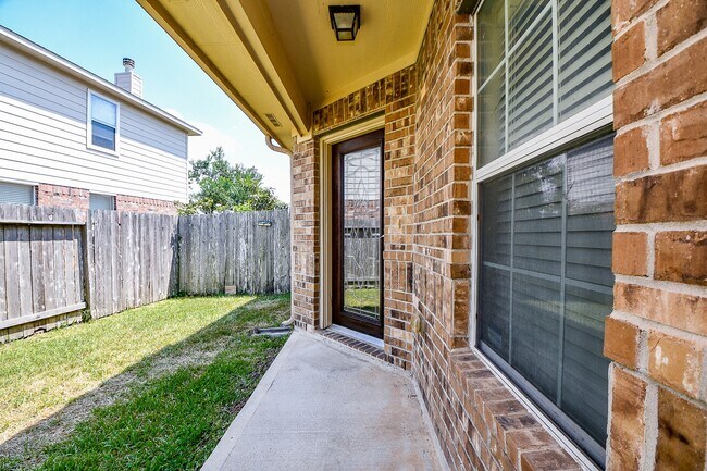 Foto del edificio - 26711 Henson Falls Dr