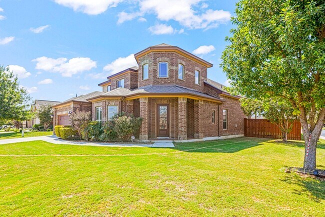 Foto del edificio - Spacious 4-Bedroom Home with Game Room in Desirable Community!
