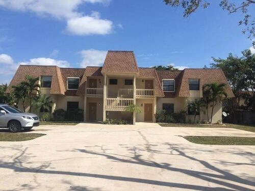Primary Photo - 1580 Montauk Dr