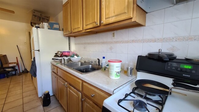 Building Photo - 58 Tuers Ave