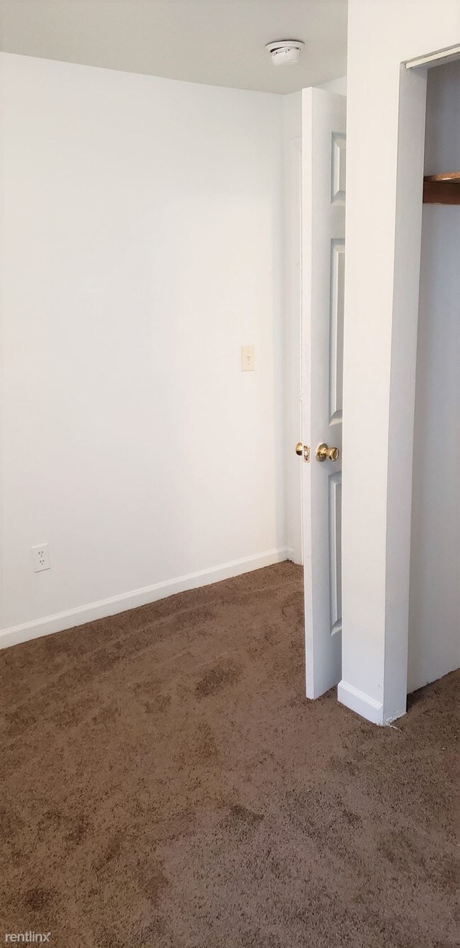 Foto del edificio - 2 br, 1 bath  - 211 N Washington St Apt 9