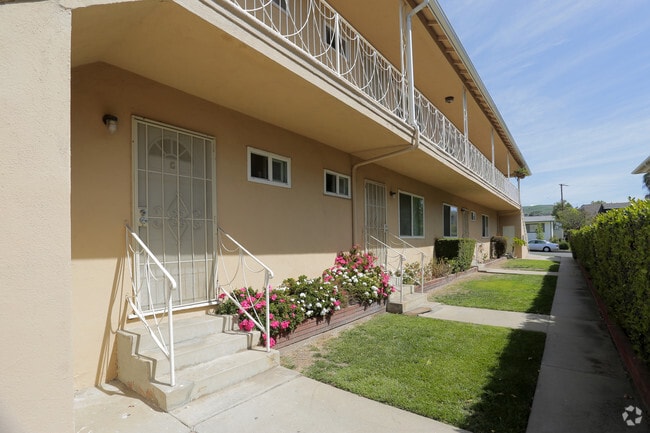 Building Photo - 6007 Milton Ave