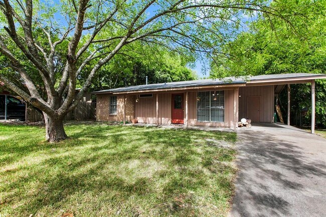 Foto del edificio - 5800 Glenhollow Path