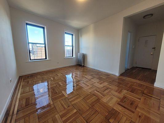 Foto del edificio - 1 bedroom in BRONX NY 10456