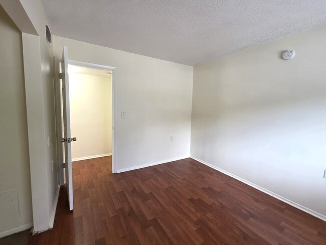 Foto del edificio - 1068 Benoist Farms Rd