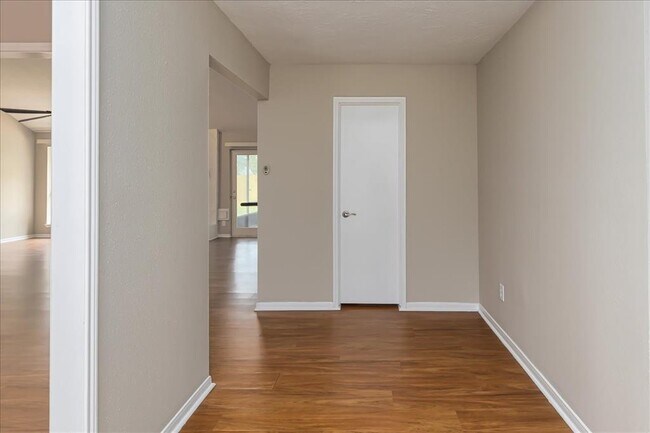 Foto del edificio - 1514 Park Meadow Dr