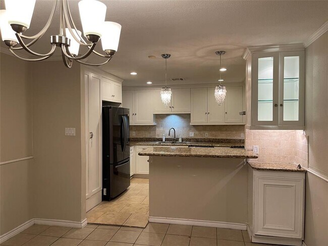 Building Photo - 3214 Glen Haven Blvd