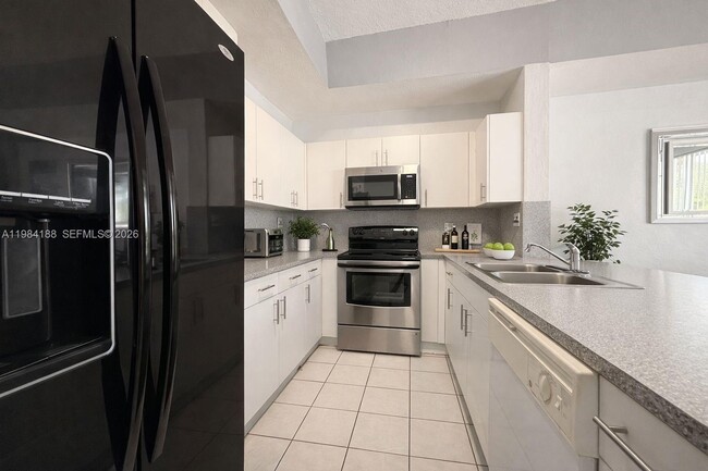 Foto del edificio - 10909 NW 43rd Ln