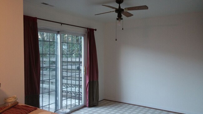 Foto del edificio - Spacious 2bd/1.5bth Condo Located in Laurel Square!!