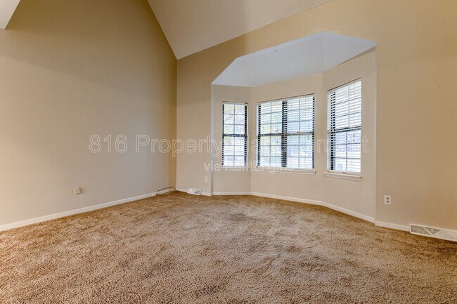Foto del edificio - 164 SW Robin Rd