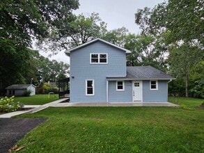 Building Photo - 34974 N Lincoln Ave