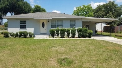Building Photo - 4336 Hedge Dr E