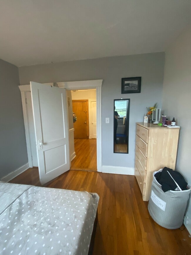 Building Photo - 360 Riverway