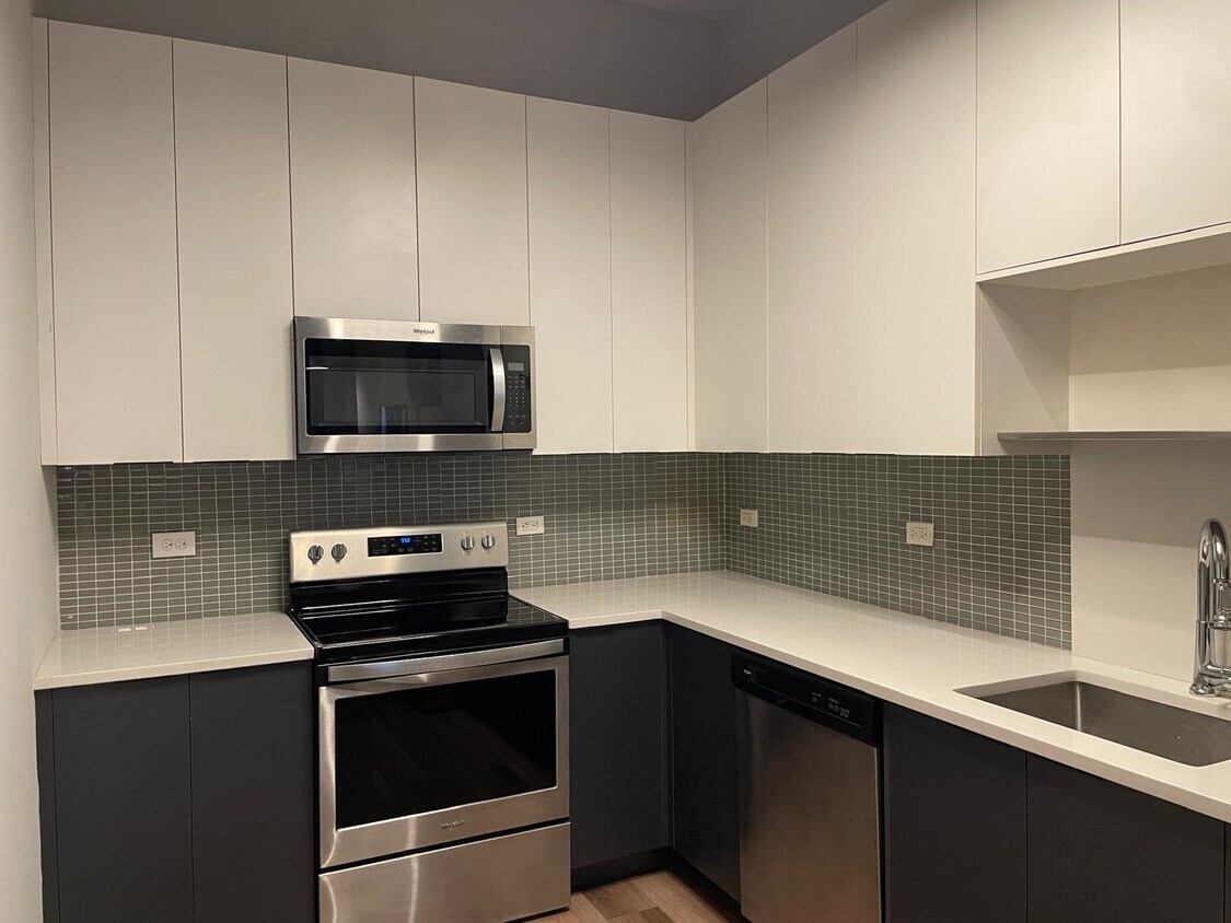 Primary Photo - 160 Lafayette St