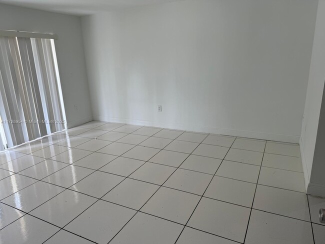 Building Photo - 13700 SW 62nd St