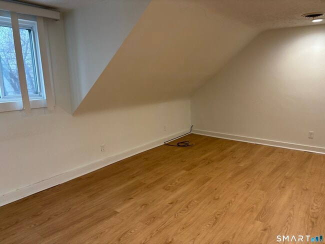 Foto del edificio - 14 Thill St