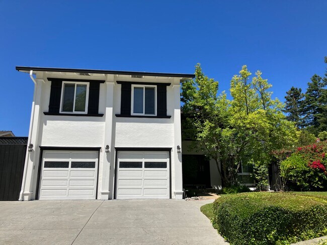 Building Photo - Beautifully Updated 5 Bedroom, 2.5 Bath in...