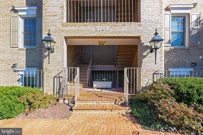 Foto del edificio - 5707 Brewer House Cir