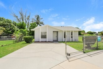 Building Photo - 16905 SW 106th Ct Building Photo - 16905 SW 106th Ct