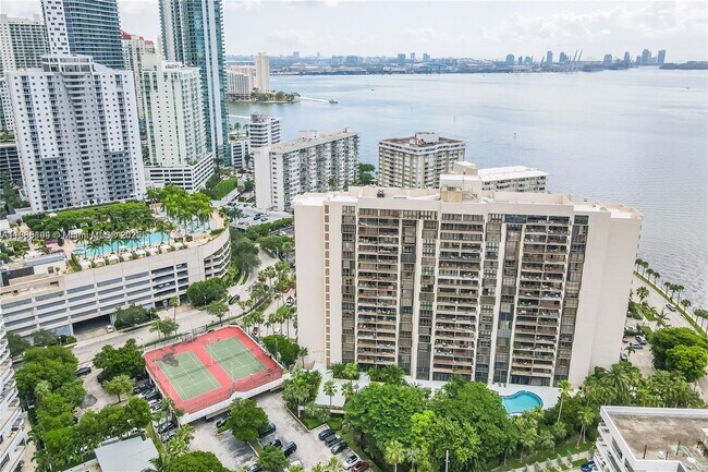 Foto del edificio - 1450 Brickell Bay Dr