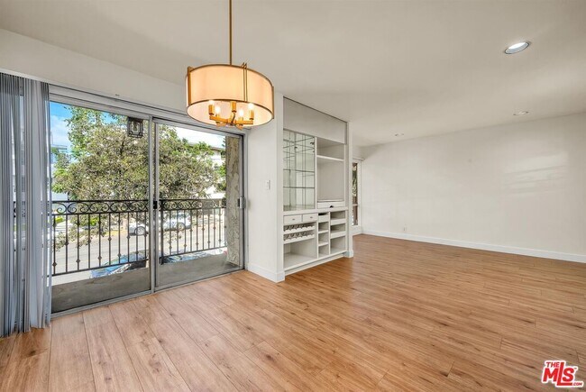 Foto del edificio - 11656 Montana Ave