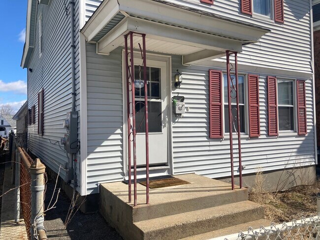 Building Photo - 7 Dracut St