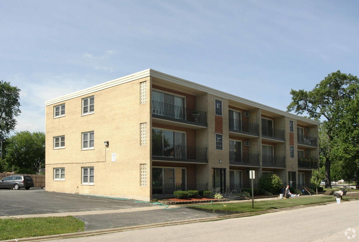 5317 W 96th St, Oak Lawn, IL 60453 Apartments in Oak Lawn, IL