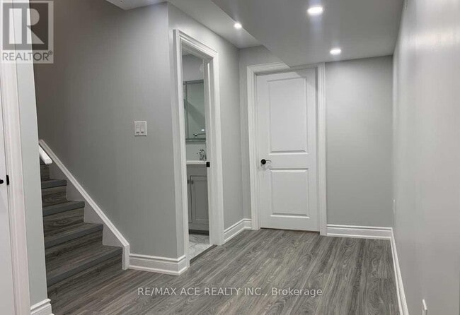 Building Photo - 36 Gillett Dr