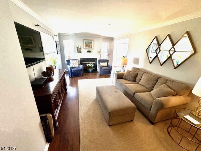 Foto del edificio - 247 Riveredge Dr