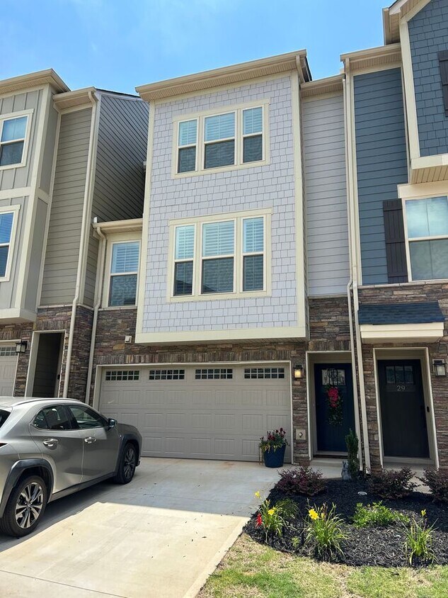 Luxury Townhome near Verdae Blvd Townhome Rentals in Greenville SC