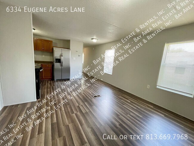 Foto del edificio - 6334 Eugene Acres Ln