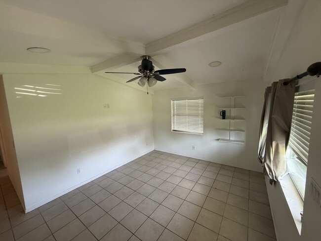 Building Photo - 1014 Loma Linda