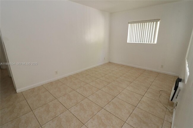 Building Photo - 1708 N 16th Ave