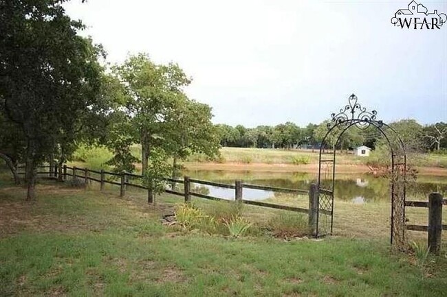 Foto del edificio - 126 Country Club Dr