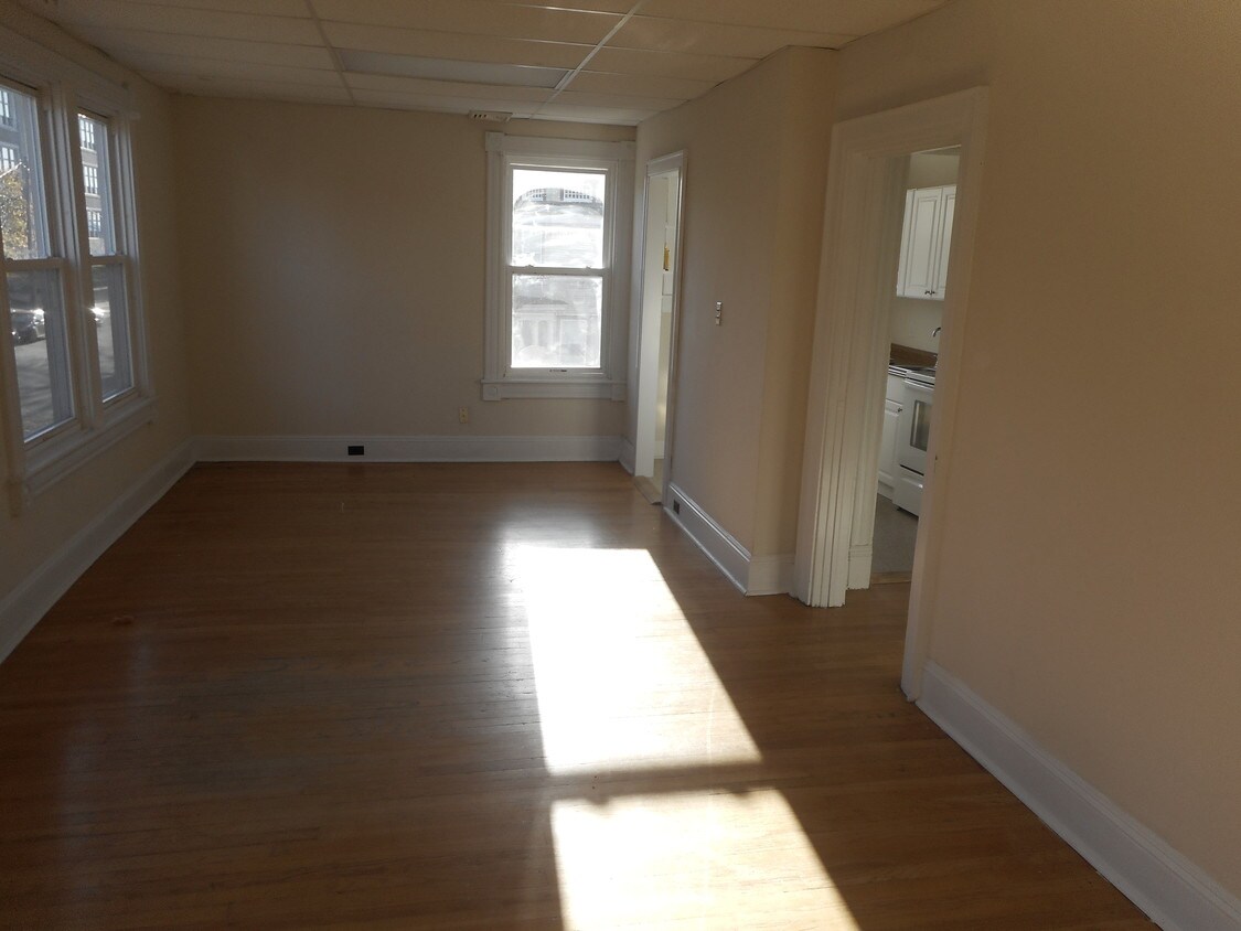 Living Room - 601 Quincy Ave