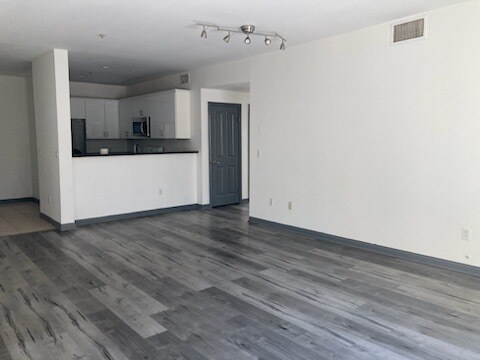 Foto del edificio - 6215 Kester Ave