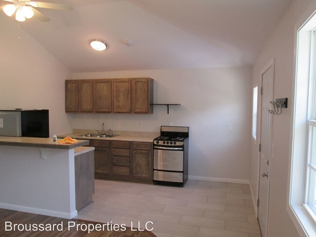 Building Photo - 126 Edwin St