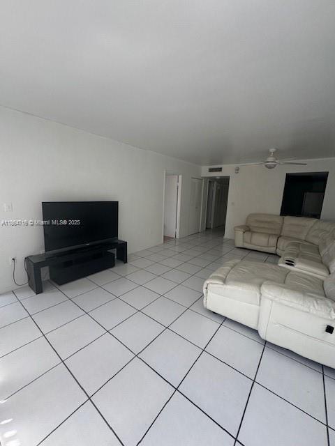 Building Photo - 1301 NE Miami Gardens Dr