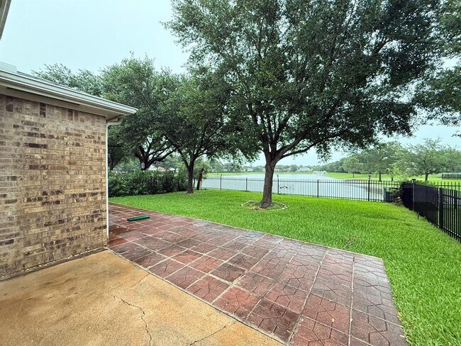 Foto del edificio - 10330 Marble Crest Dr