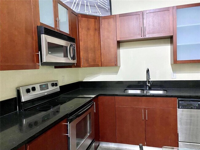 Plenty of Counter Space... - 1136 Washington Ave